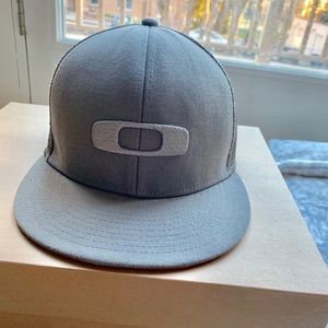 Oakley Snap-back hat